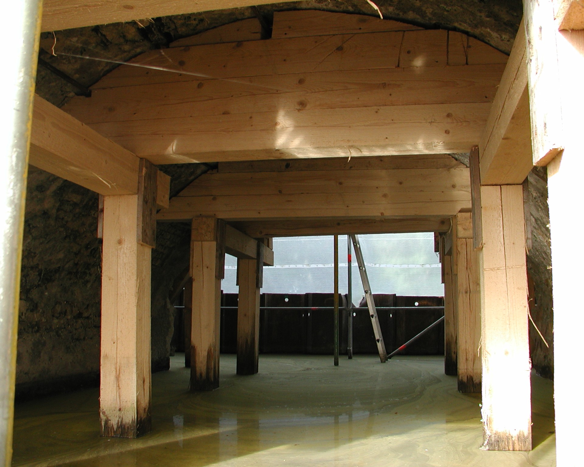 Steinbrücke zum Schloss Sandizell in Schrobenhausen